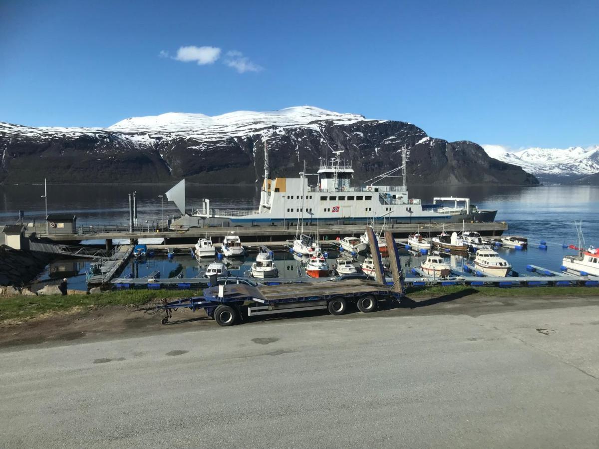 Lyngenfjord Gammelhotell Olderdalen Екстериор снимка