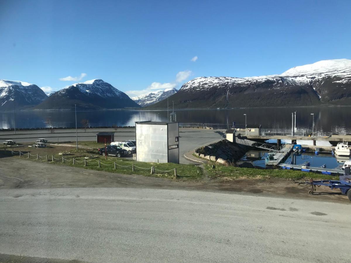 Lyngenfjord Gammelhotell Olderdalen Екстериор снимка